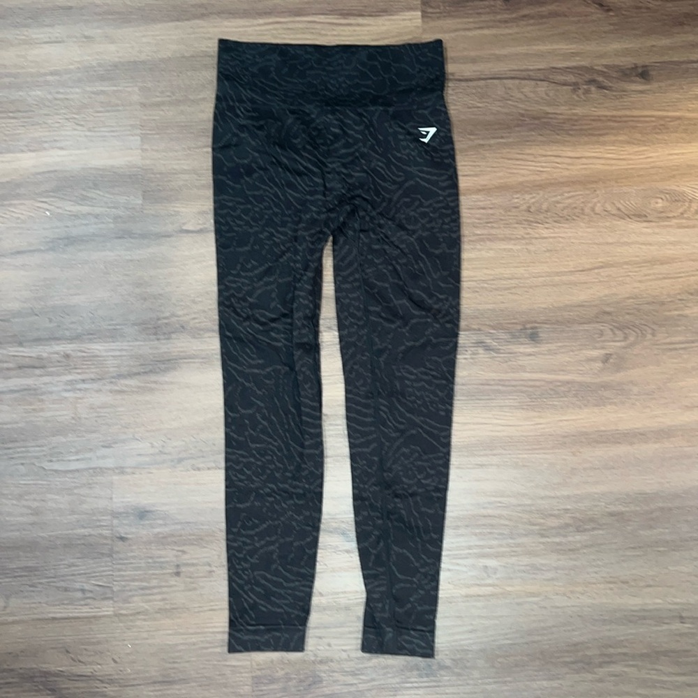 Gymshark Adapt Animal Seamless Cycling/Biker Legging Women’s Medium Black/Grey